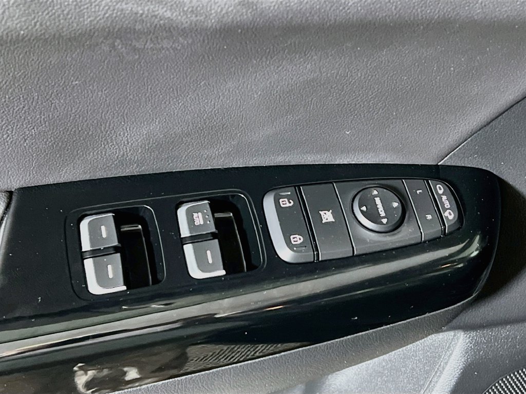 Used 2020 Kia Sportage EX AWD/4WD image 16