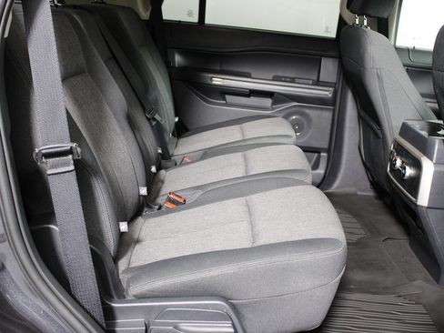 Used 2024 Ford Expedition XLT RWD image 29