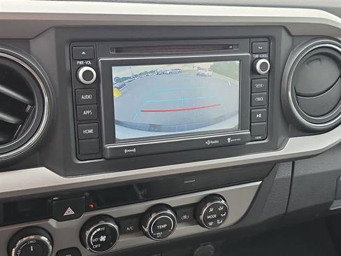 Used 2017 Toyota Tacoma SR5 w/ Tow Package AWD/4WD image 32