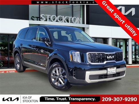 Used 2024 Kia Telluride LX image 1