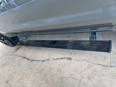 Used 2024 GMC Sierra 1500 AT4 w/ Technology Package image 11