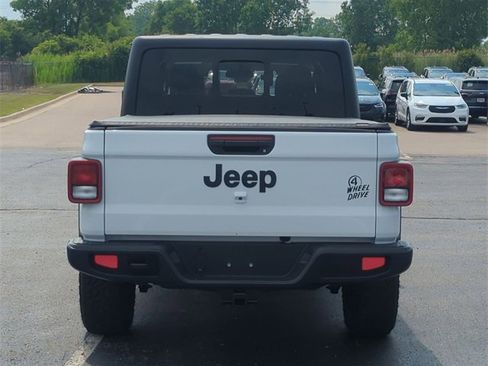 Certified 2021 Jeep Gladiator Willys image 4