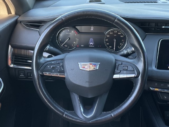 Used 2023 Cadillac XT4 Premium Luxury FWD image 12