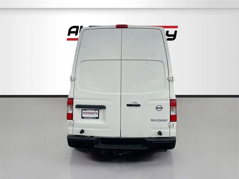 Used 2021 Nissan NV 2500 SV image 6