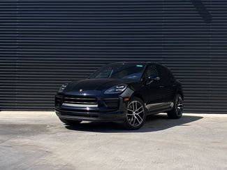 Certified 2022 Porsche Macan AWD/4WD video 1