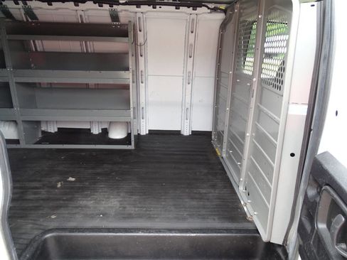 Used 2019 GMC Savana 3500 Extended w/ Driver Convenience Package image 27