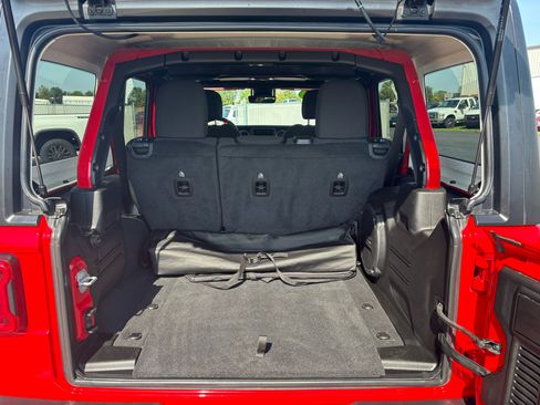 Used 2022 Jeep Wrangler Unlimited Sport image 11