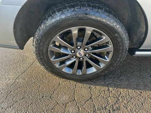 Used 2021 Ford Expedition Limited AWD/4WD image 12