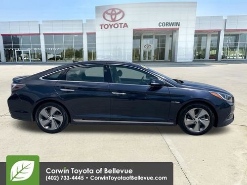 Used 2017 Hyundai Sonata Limited w/ Ultimate Package 02 FWD image 6