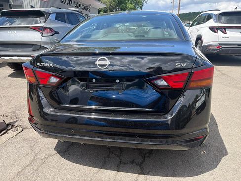 Used 2024 Nissan Altima 2.5 SV FWD image 8