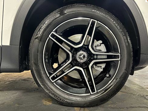 Used 2026 Mercedes-Benz GLB 250 4MATIC image 9