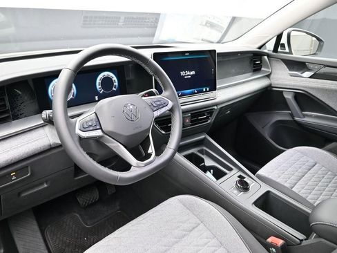 New 2025 Volkswagen Tiguan S FWD image 9