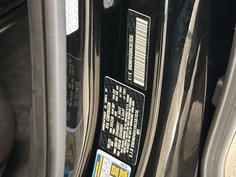 Used 2024 Kia Carnival LX FWD image 35