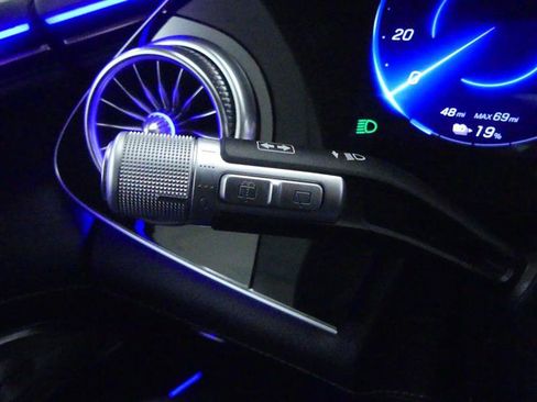 Used 2025 Mercedes-Benz EQS 580 4MATIC SUV w/ Exclusive Trim Package image 22