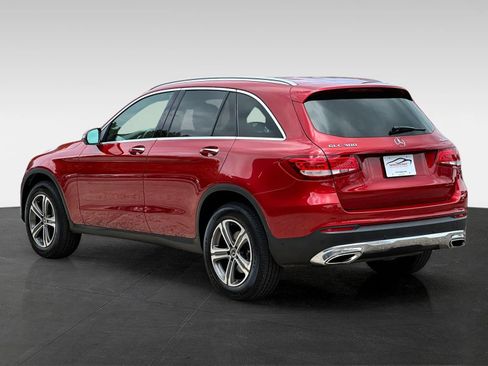 Used 2018 Mercedes-Benz GLC 300 4MATIC w/ Premium Package image 5