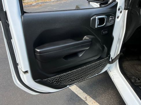 Used 2021 Jeep Wrangler Unlimited Sport AWD/4WD image 33