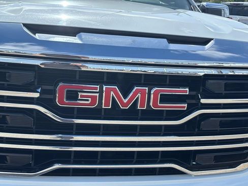 Used 2024 GMC Sierra 1500 SLT AWD/4WD image 70