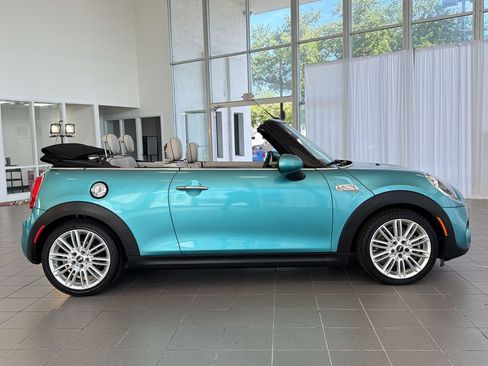 Used 2017 MINI Cooper S image 8