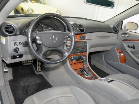 Used 2006 Mercedes-Benz CLK 350 Cabriolet w/ Premium Pkg image 20