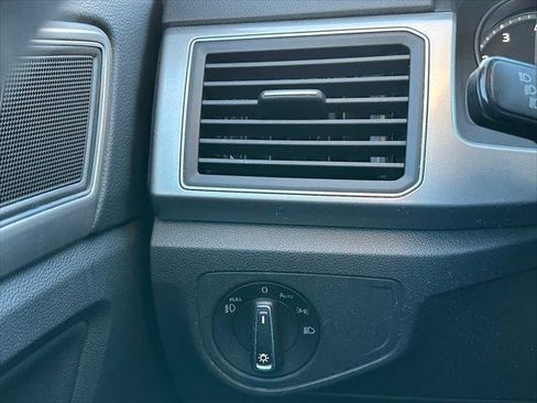 Used 2019 Volkswagen Atlas SE image 29