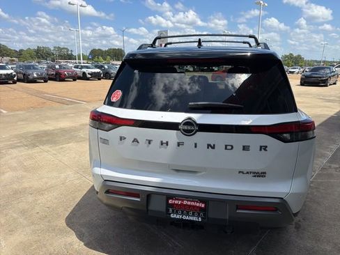 New 2026 Nissan Pathfinder Platinum AWD/4WD image 3