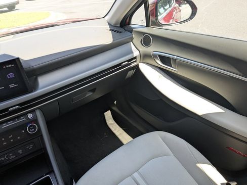 Used 2025 Hyundai Sonata SEL FWD image 15