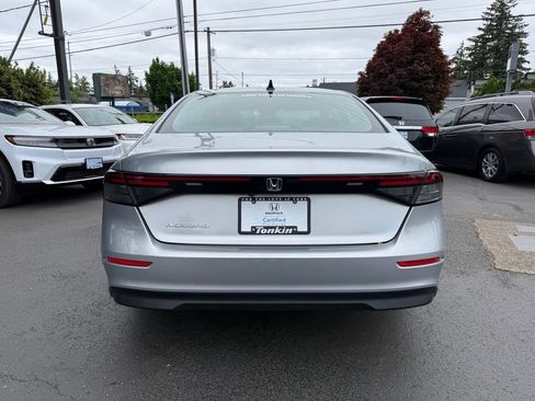 Certified 2025 Honda Accord SE image 8