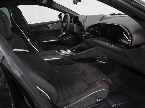 Used 2026 Ferrari Purosangue AWD/4WD image 2