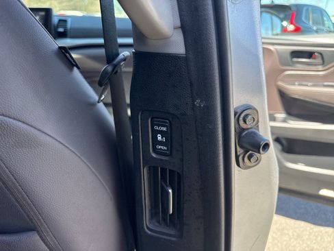 Used 2024 Honda Odyssey EX-L image 15