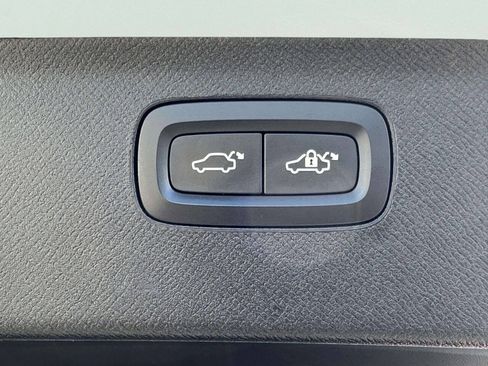 Used 2019 Volvo XC90 T6 Momentum w/ Advanced Package AWD/4WD image 12