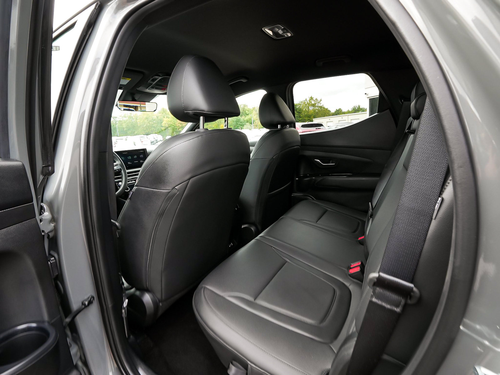 Used 2025 Hyundai Santa Cruz SEL AWD/4WD image 35