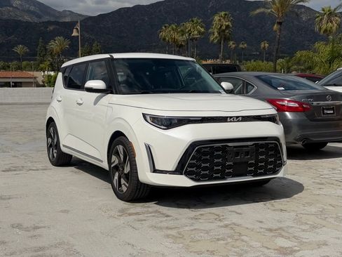 Used 2023 Kia Soul GT-Line w/ GT-Line Technology Package FWD image 1