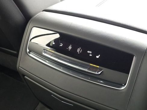 Used 2025 Cadillac Escalade Sport Platinum AWD/4WD image 16