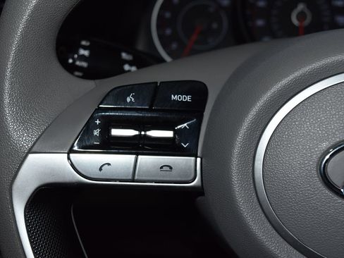 Used 2021 Hyundai Elantra SE FWD image 9
