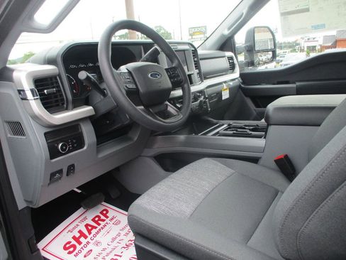 New 2026 Ford F350 XLT w/ XLT Value Package AWD/4WD image 4
