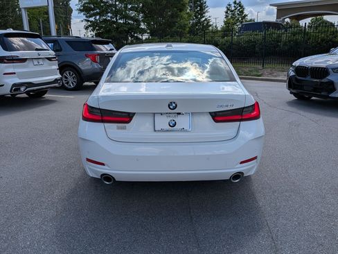 Used 2025 BMW 330i Sedan w/ Premium Package RWD image 4