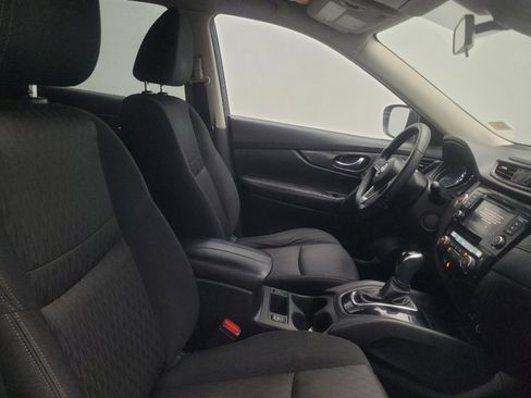 Used 2020 Nissan Rogue SV FWD image 21