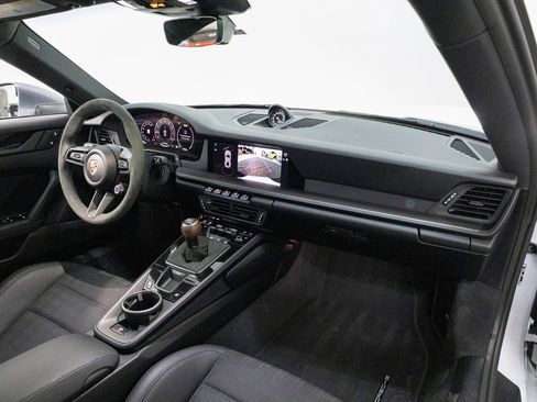 Certified 2025 Porsche 911 Carrera T RWD image 30