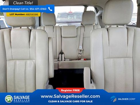 Used 2013 Chrysler Town & Country Touring-L w/ Driver Convenience Group image 13