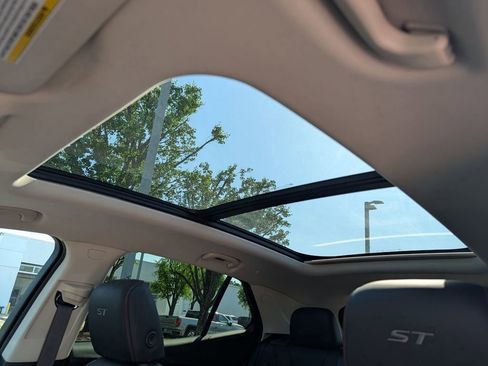 Used 2022 Buick Envision Essence w/ Sport Touring Package FWD image 25