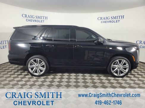 Used 2025 Cadillac Escalade Sport Platinum w/ LPO, Floor Liner Package AWD/4WD image 6