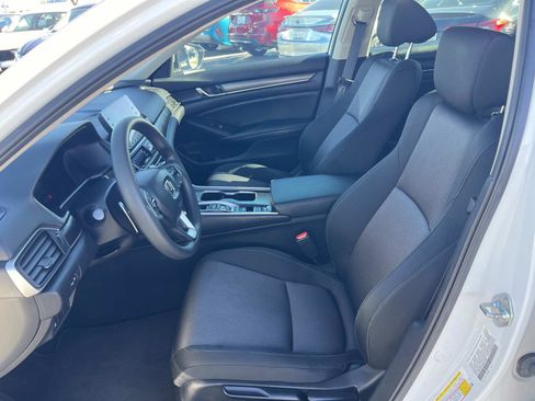 Certified 2019 Honda Accord Hybrid image 18