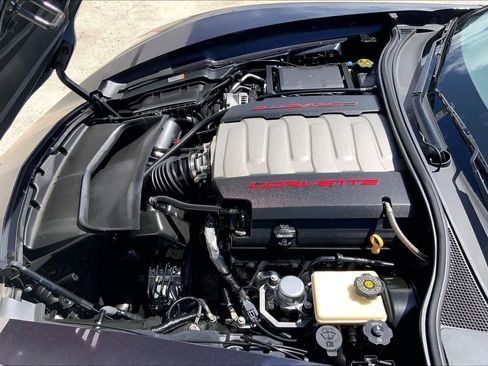 Used 2015 Chevrolet Corvette Stingray Coupe RWD image 9
