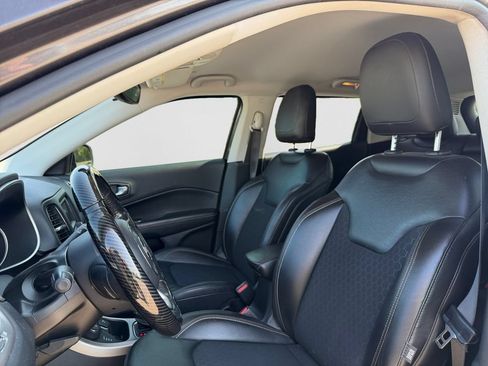Used 2018 Jeep Compass Latitude w/ Cold Weather Group AWD/4WD image 10