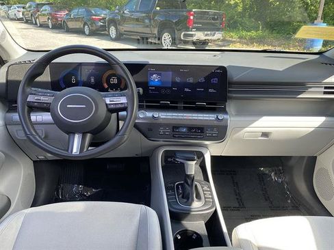 Used 2024 Hyundai Kona SEL AWD/4WD image 39