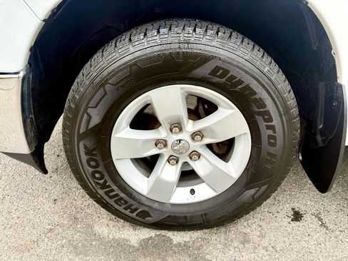 Used 2021 RAM 1500 Classic SLT image 11