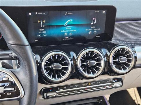 Used 2022 Mercedes-Benz GLB 250 image 14