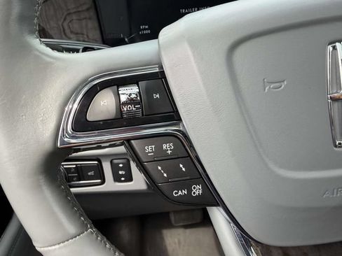 Used 2018 Lincoln Navigator Reserve w/ Technology Package AWD/4WD image 30