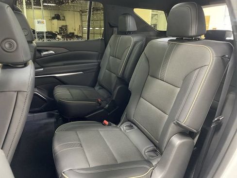 Certified 2025 Chevrolet Traverse High Country AWD/4WD image 23