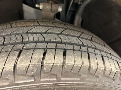 Used 2023 Jeep Grand Cherokee Limited image 5